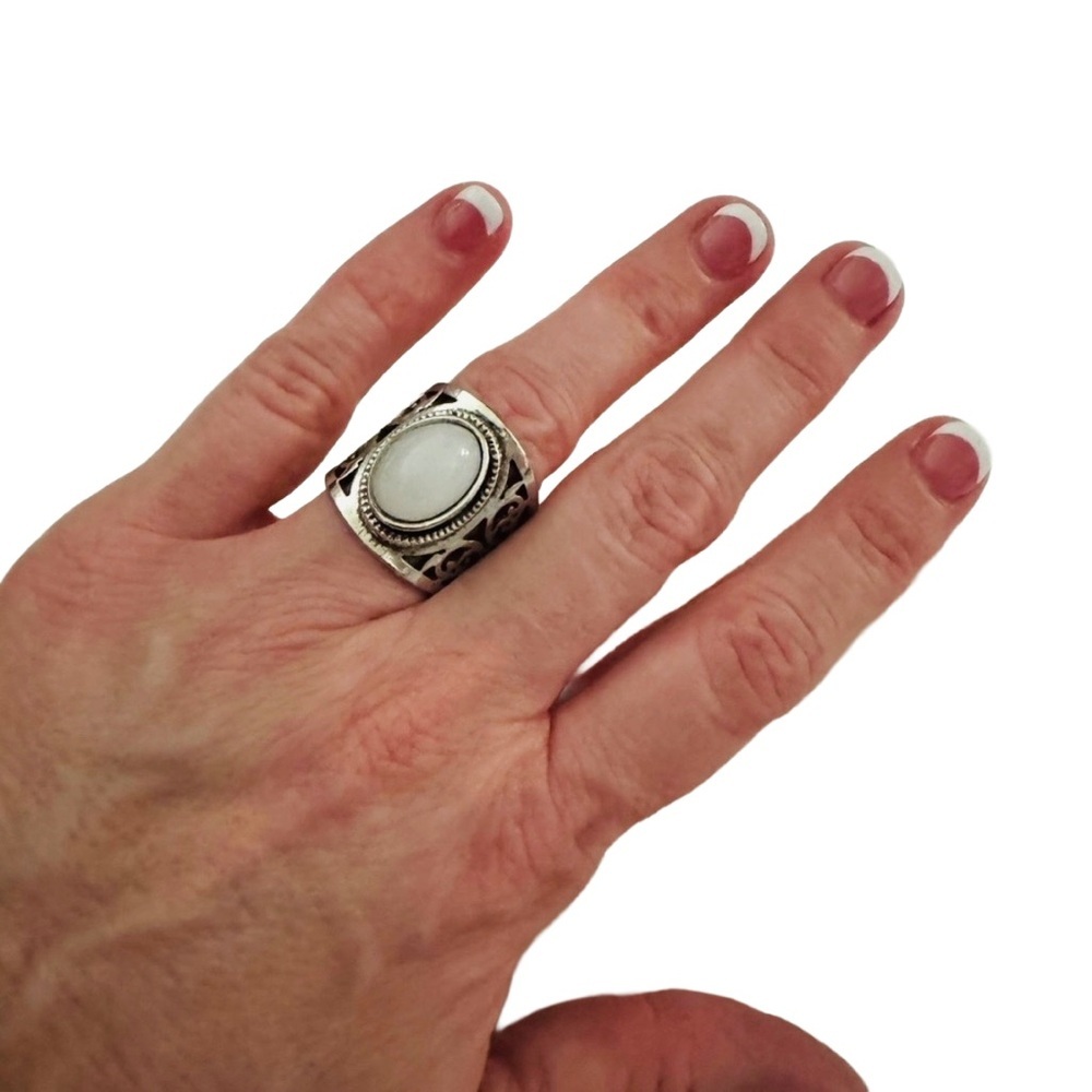 Silver & White Statement Ring – Elegant Modern Cocktail Jewelry